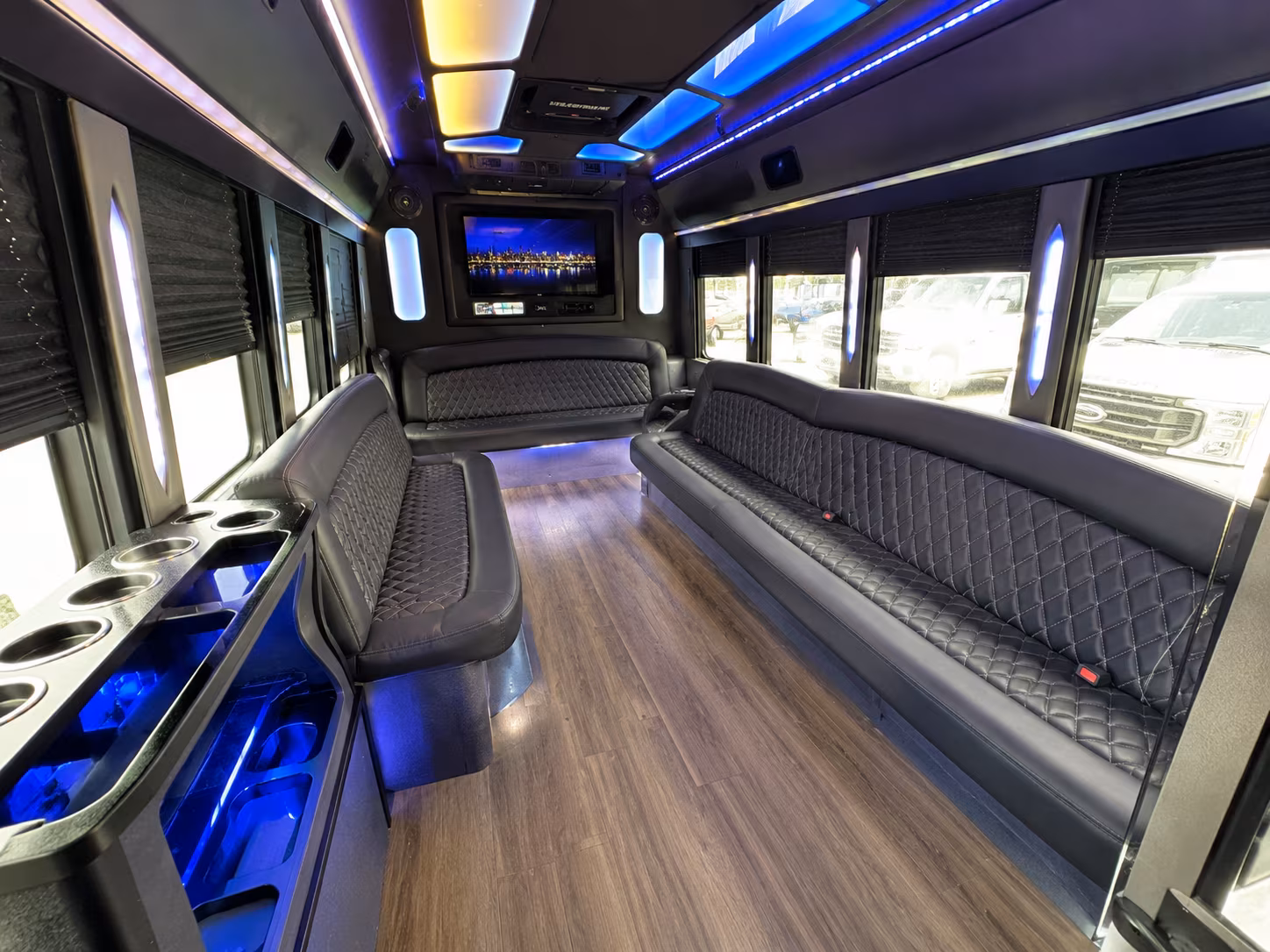 concert and event shuttle buses for large groups in livonia