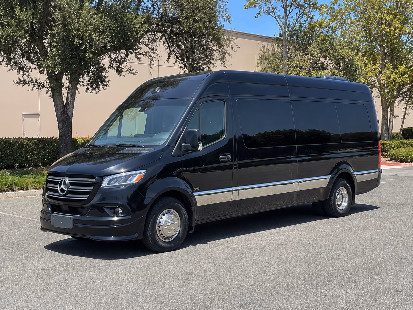 easily book transportation for your next prom 4