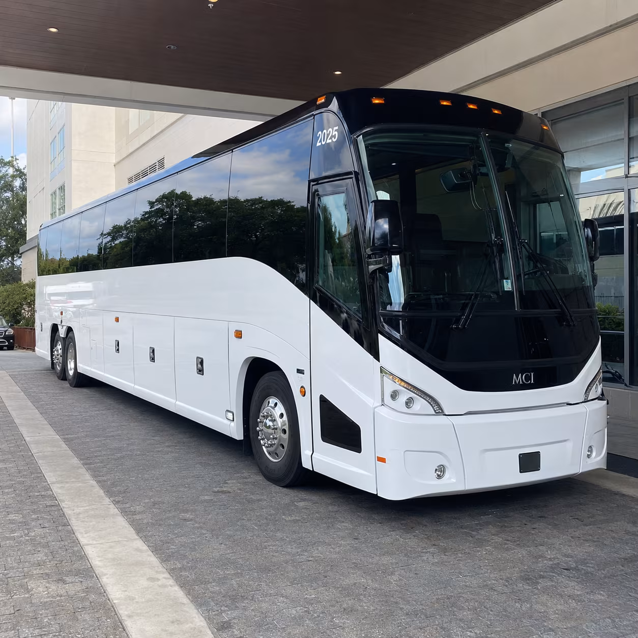 livonia 54 passenger charter bus