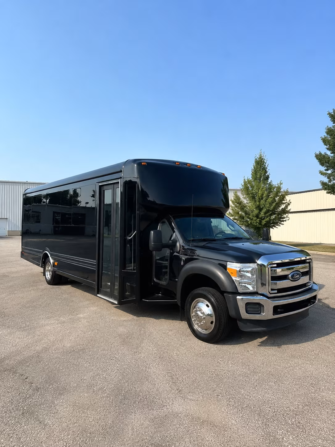 prom dinner and pre party bus rentals around livonia