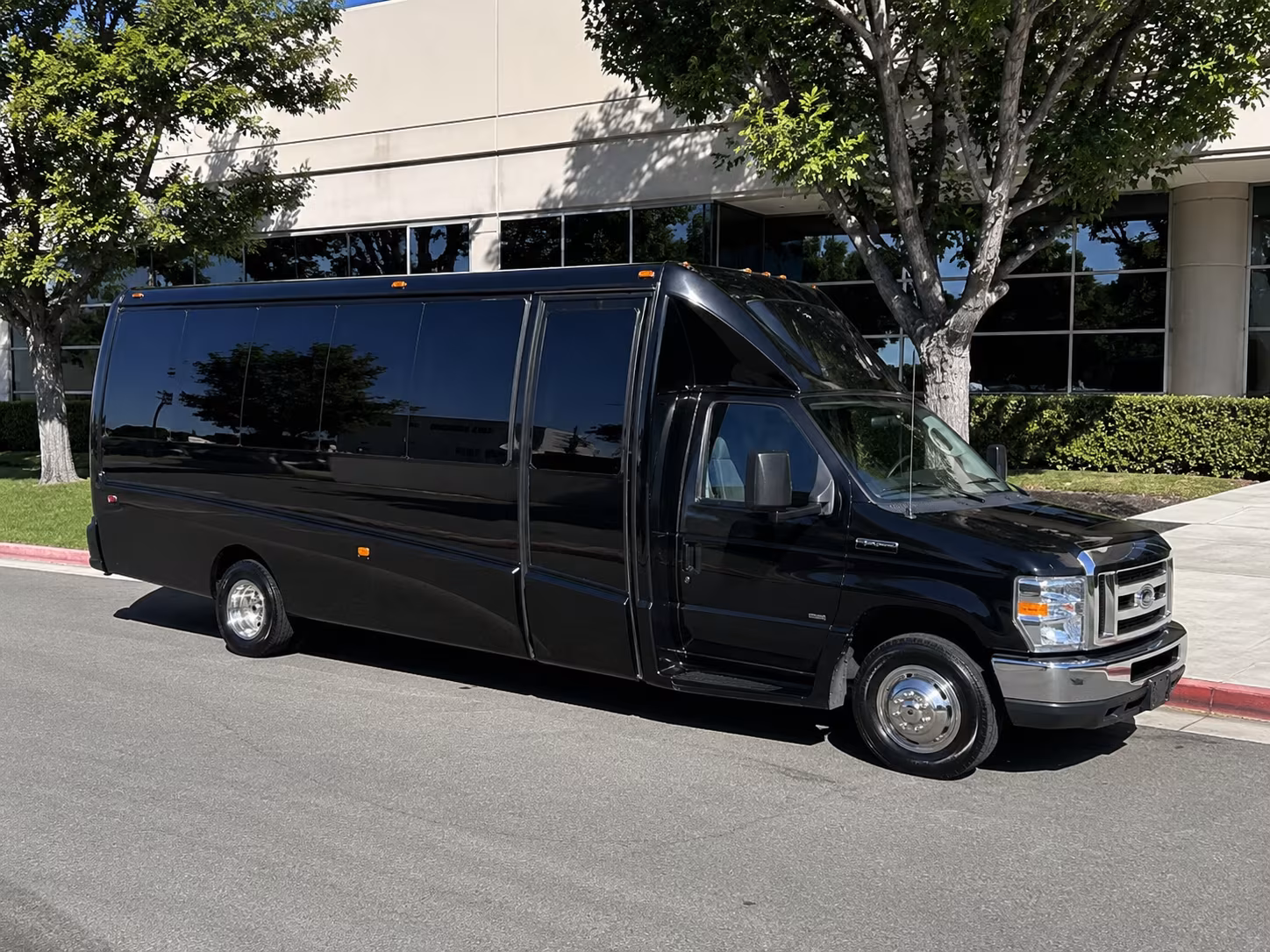 senior ministry and accessibility shuttle buses in livonia