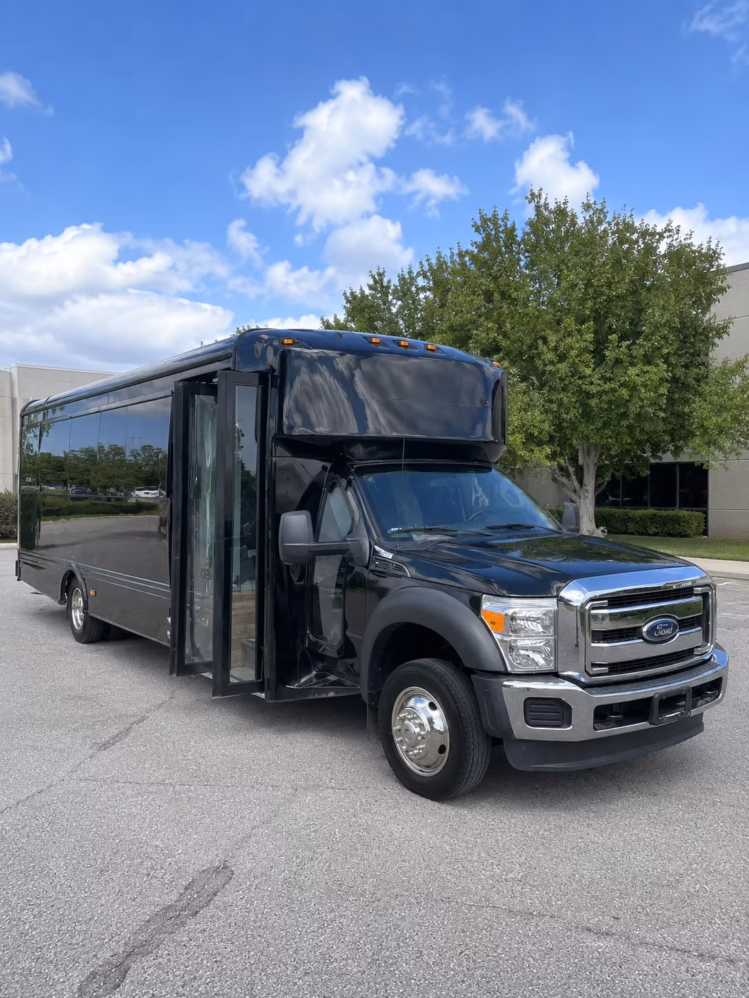 sweet 16 and quinceanera party buses in livonia michigan